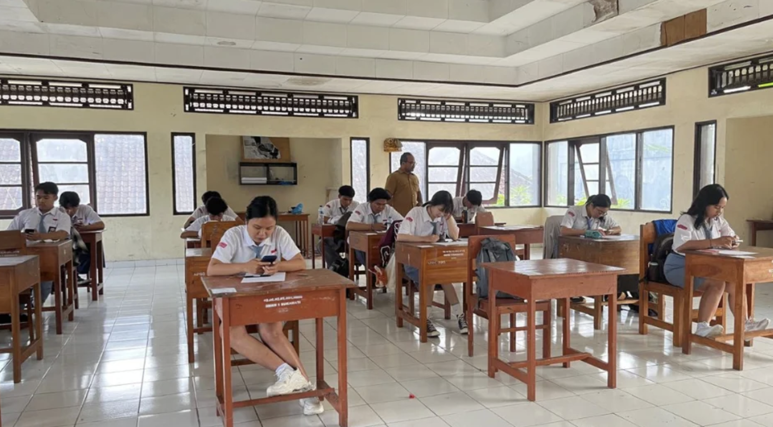 Pelaksanaan Hari Pertama Ujian Sekolah Kelas XII Tahun Pelajaran 2025/2026
